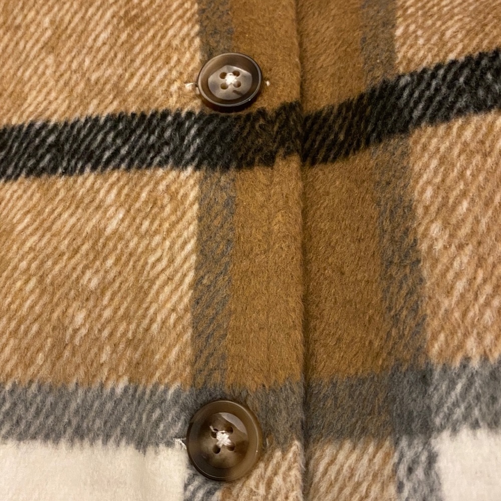 Shacket - Picture 3 of 7